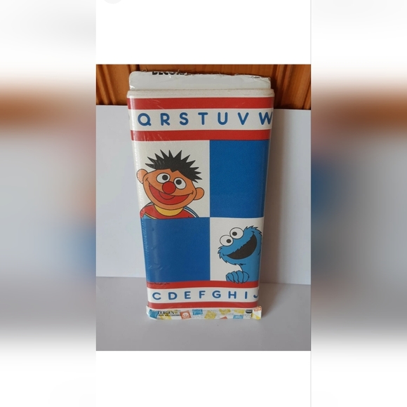 Sesame Street caracters Childrens television borden home Wallpaper 15 feets - Picture 4 of 10